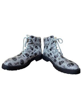 NWOT Ladies Betsey Johnson Hudsn Skulls Boots